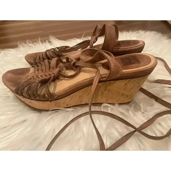 Frye Carlie Strappy Sandals - Picture 4 of 6